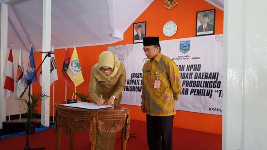 Bupati Probolinggo Teken Prasasti Tengger dan NPHD Pemilu 2018
